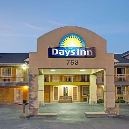 Days Inn By Wyndham Marietta White Water Buitenkant foto