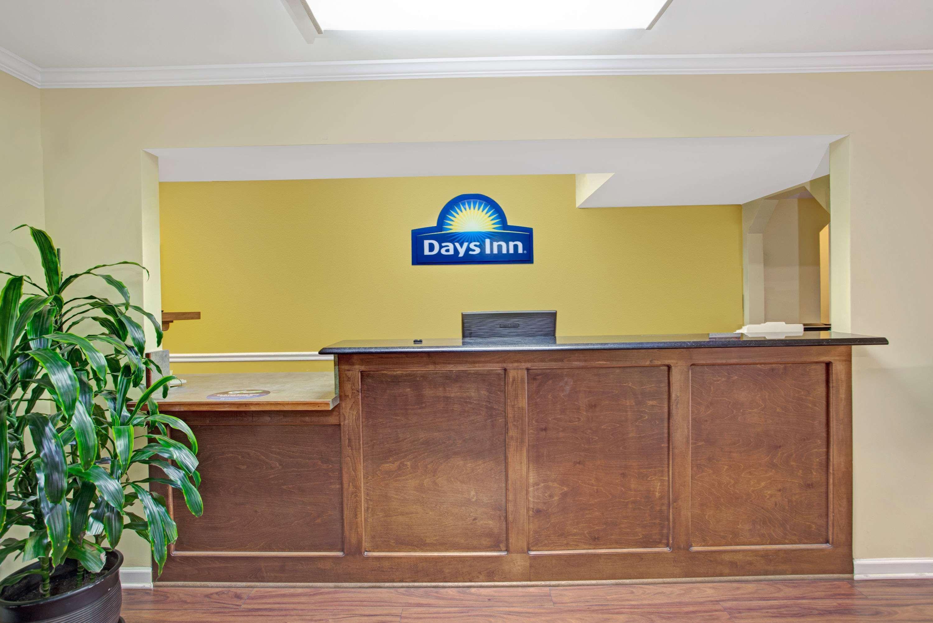Days Inn By Wyndham Marietta White Water Buitenkant foto