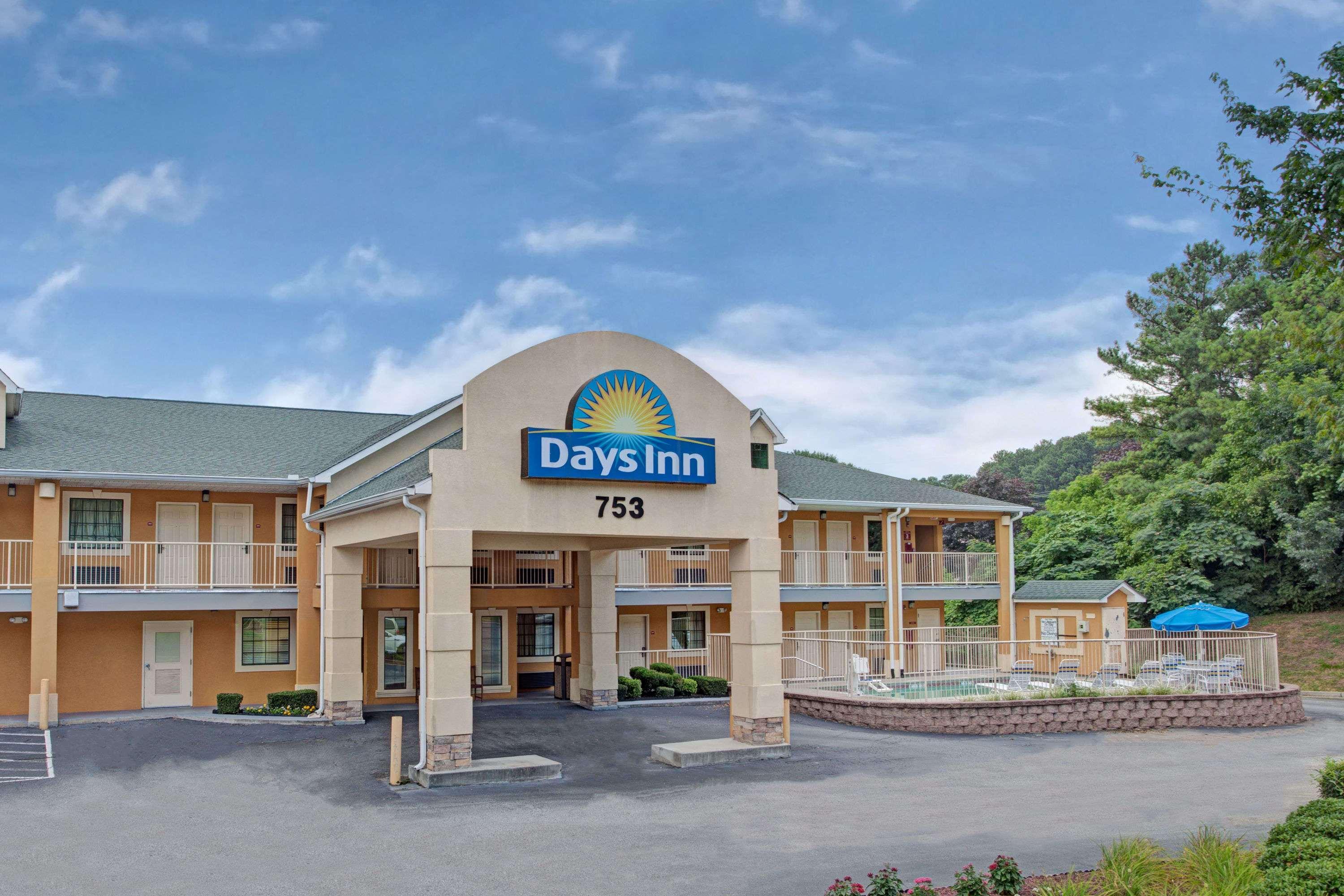 Days Inn By Wyndham Marietta White Water Buitenkant foto