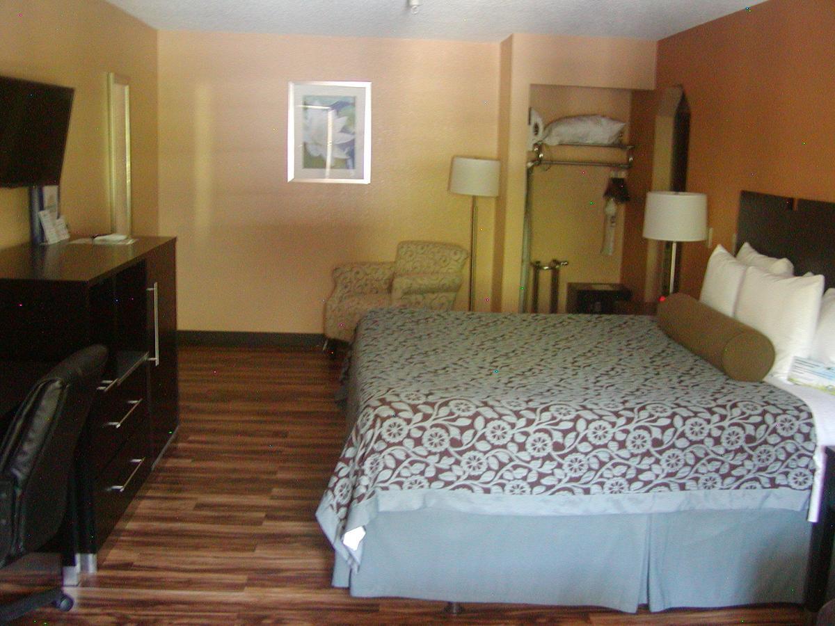 Days Inn By Wyndham Marietta White Water Buitenkant foto