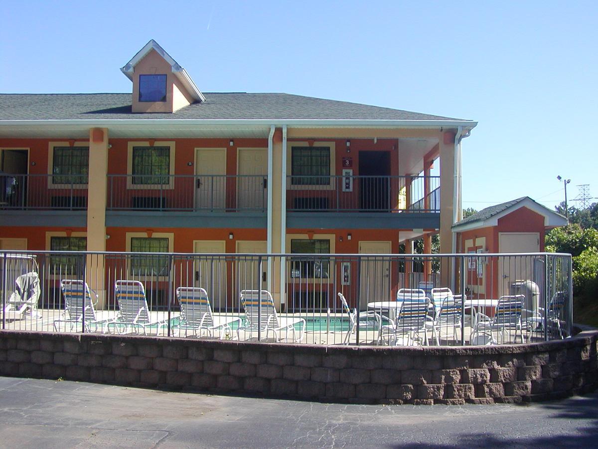 Days Inn By Wyndham Marietta White Water Buitenkant foto