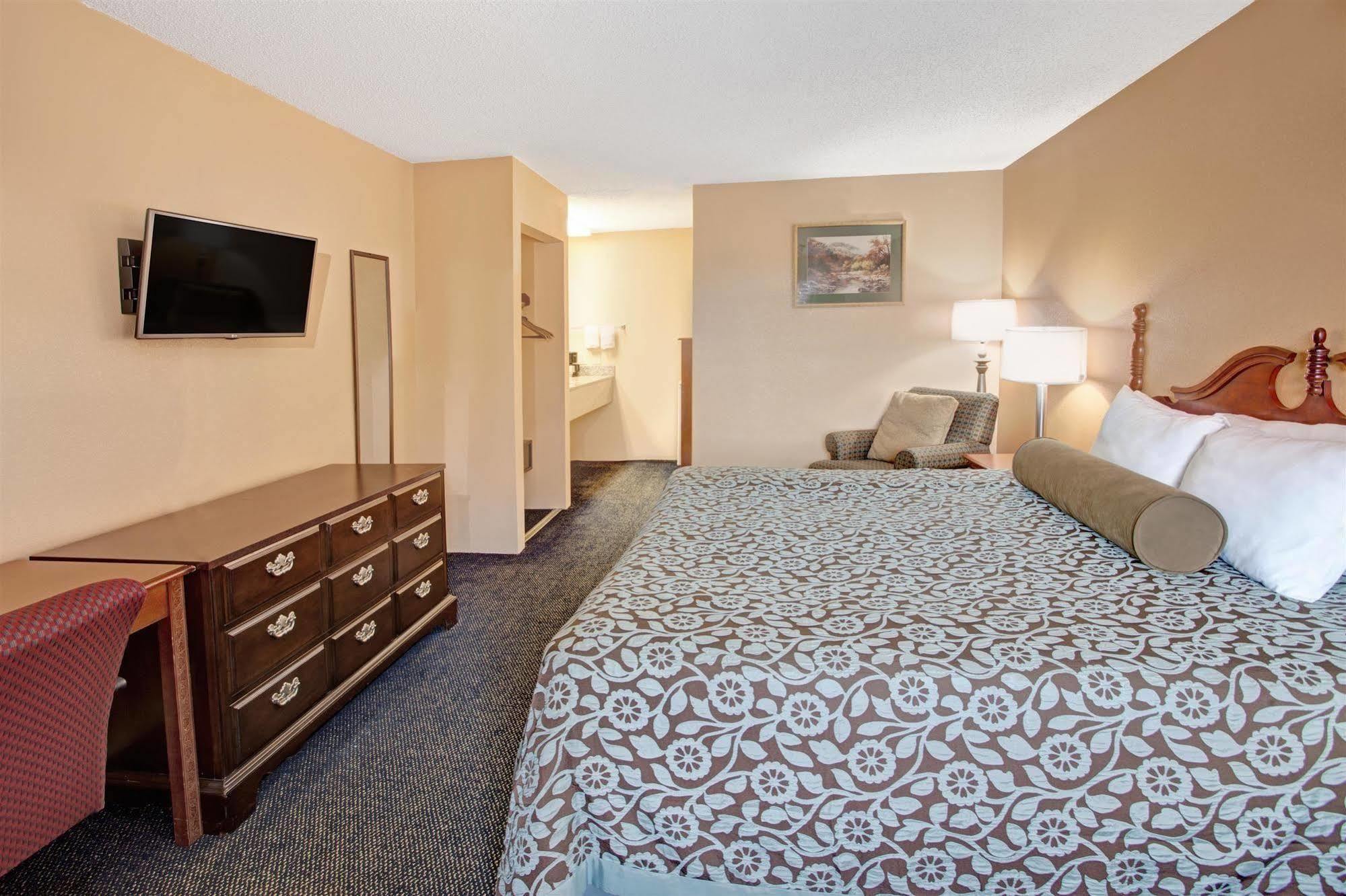 Days Inn By Wyndham Marietta White Water Buitenkant foto